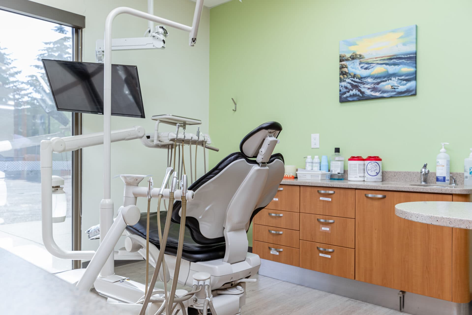 dental treatment room of Lessard Dental